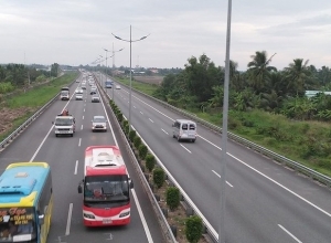 Từ hôm nay, tốc độ tối đa cho phép trên đường bộ cao tốc không vượt quá 120km/h