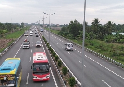 Từ hôm nay, tốc độ tối đa cho phép trên đường bộ cao tốc không vượt quá 120km/h